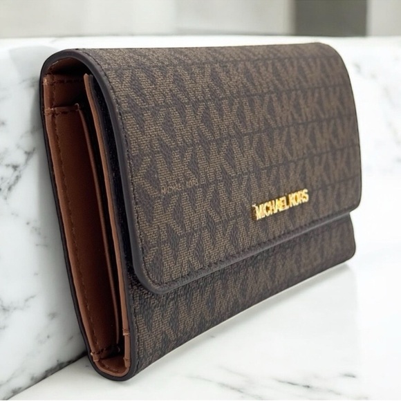Michael Kors Large Jet Set Travel Signature Wallet Brown - Picture 4 of 8